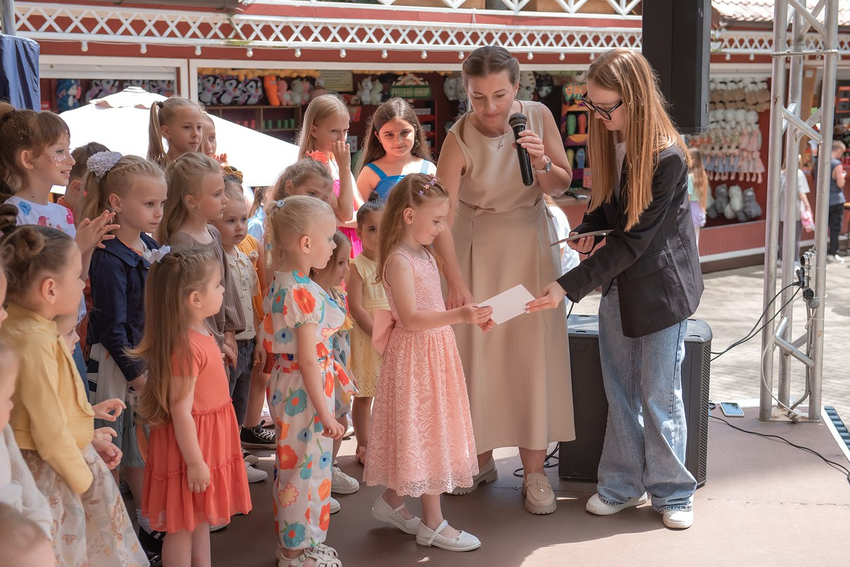 Парк Ривьера дефиле HAPPYkids. Семейный и коммерческий фотограф в Сочи Александр Бодунов