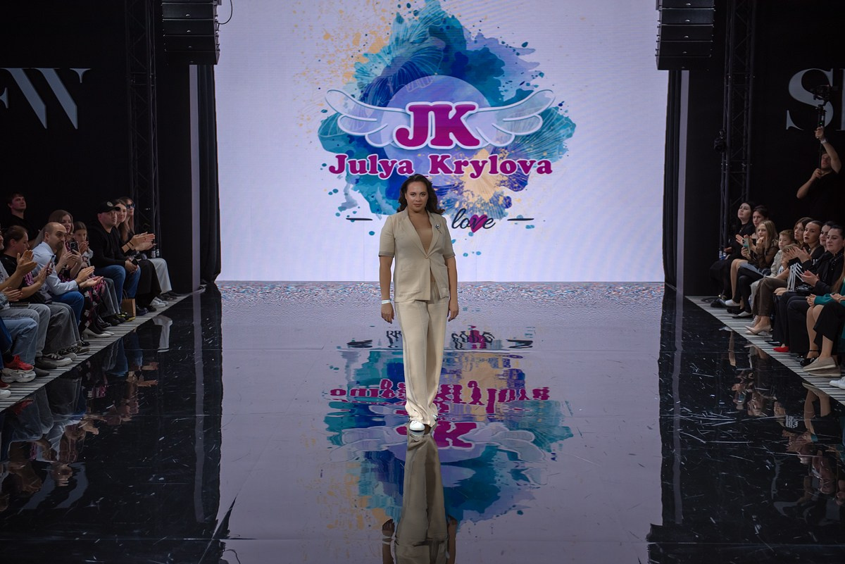 SochiFashionWeek2024 дизайнер Юлия Крылова. Семейный и коммерческий фотограф в Сочи Александр Бодунов