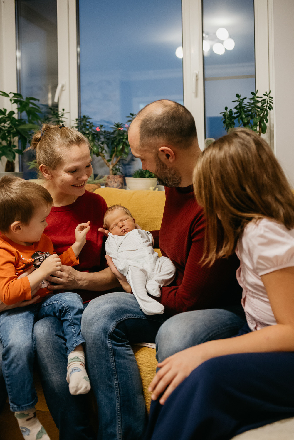 Выписка из роддома и встреча дома. Семейный фотограф в г.Москве Катя Норм
