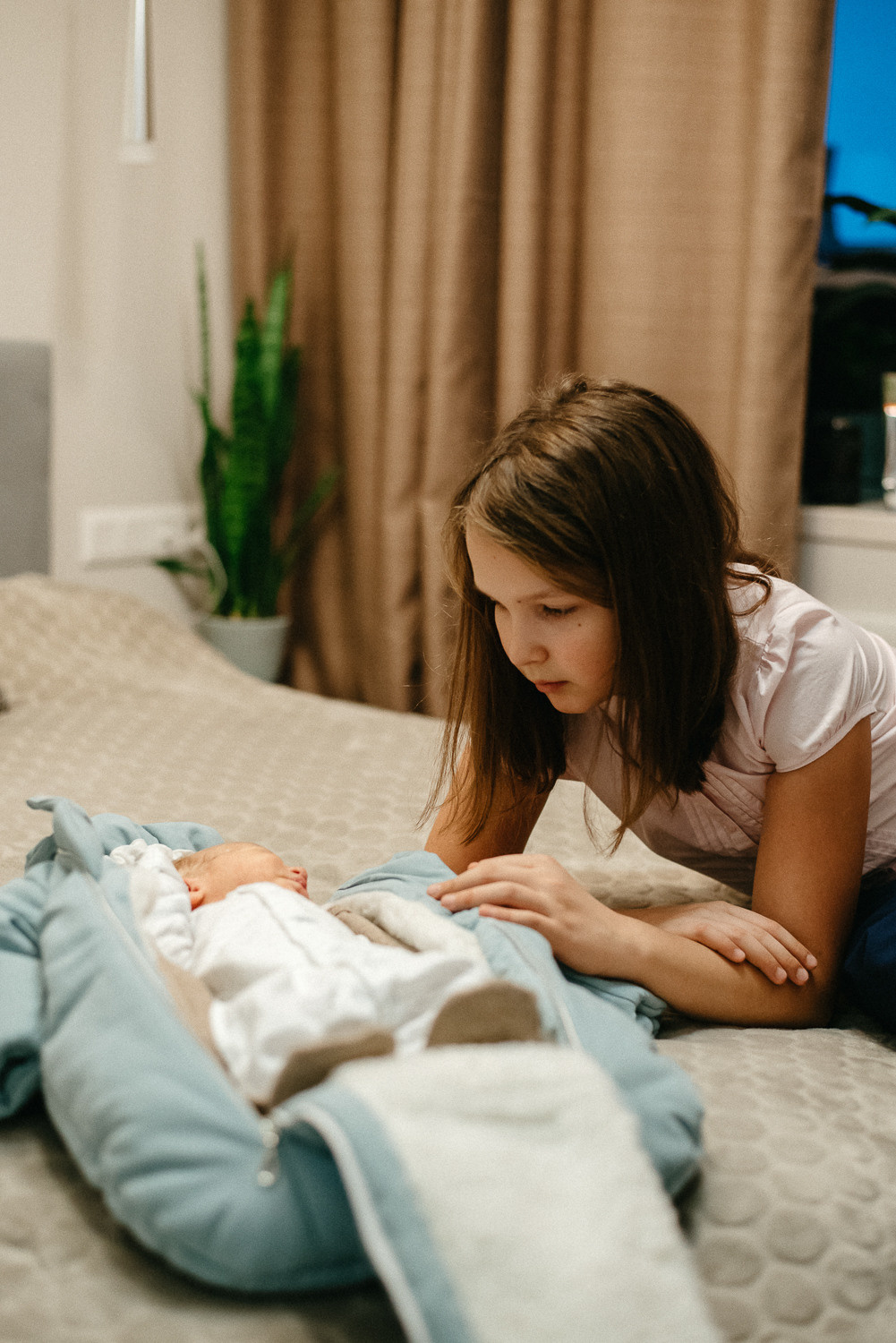 Выписка из роддома и встреча дома. Семейный фотограф в г.Москве Катя Норм