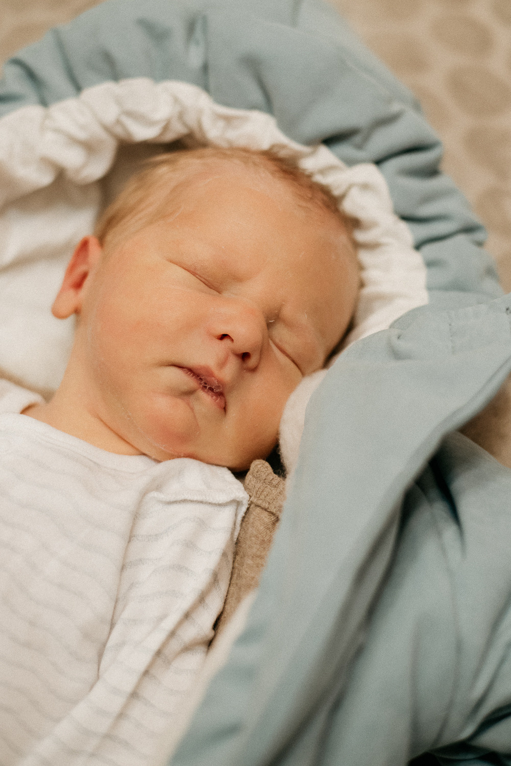 Выписка из роддома и встреча дома. Семейный фотограф в г.Москве Катя Норм