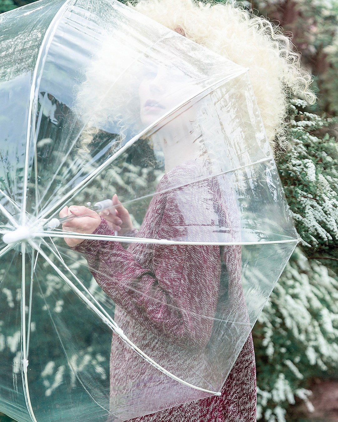 Имиджевая фэшн съемка одежды: кампейн, лукбук, эдиториал, Новосибирск. Съемка фото и видео для маркетплейсов Вайлдберриз, Озон в Новосибирске