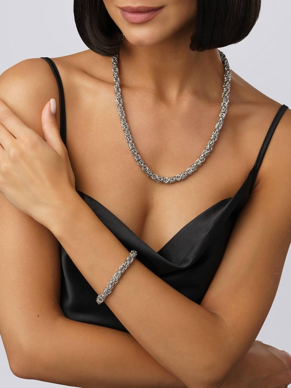 Съёмка украшений и бижутерии на моделях — фото и видео для брендов | KED Production. KED Production — продакшн из СПб. Создаём фото, видео и контент, который помогает брендам и селлерам продавать больше