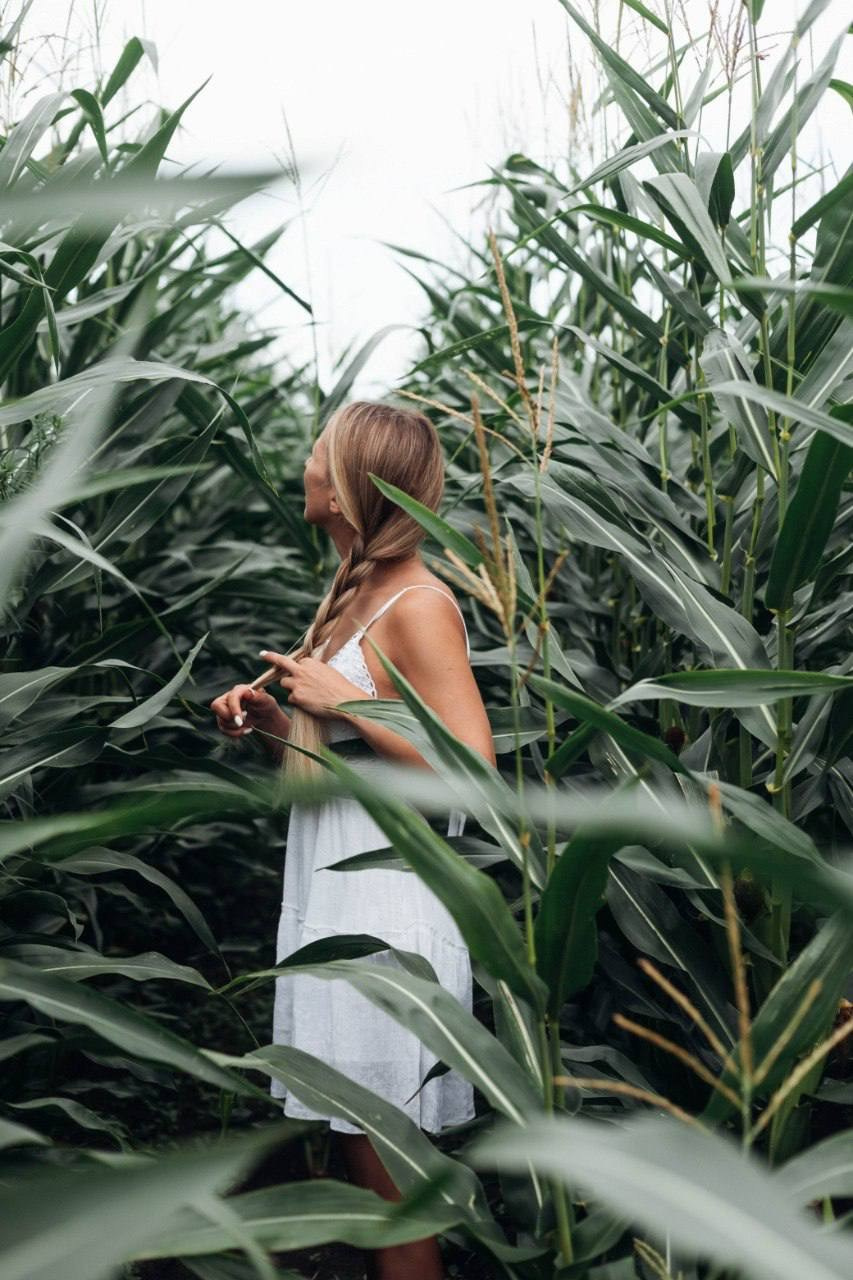 Фотосессия в поле. Фотограф широкого профиля Cape Kate