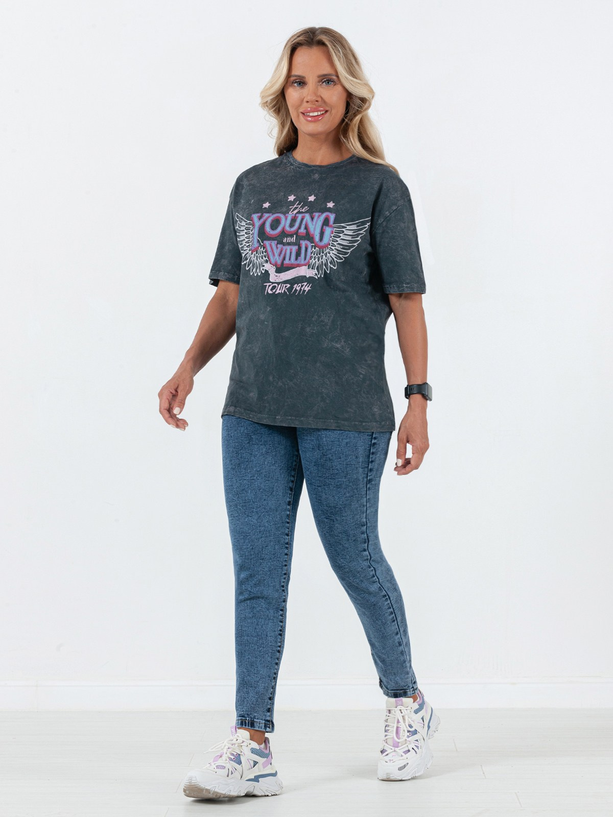 Женские футболки. Сборные фотосъёмки в Москве. фотосессии одежды.фотограф