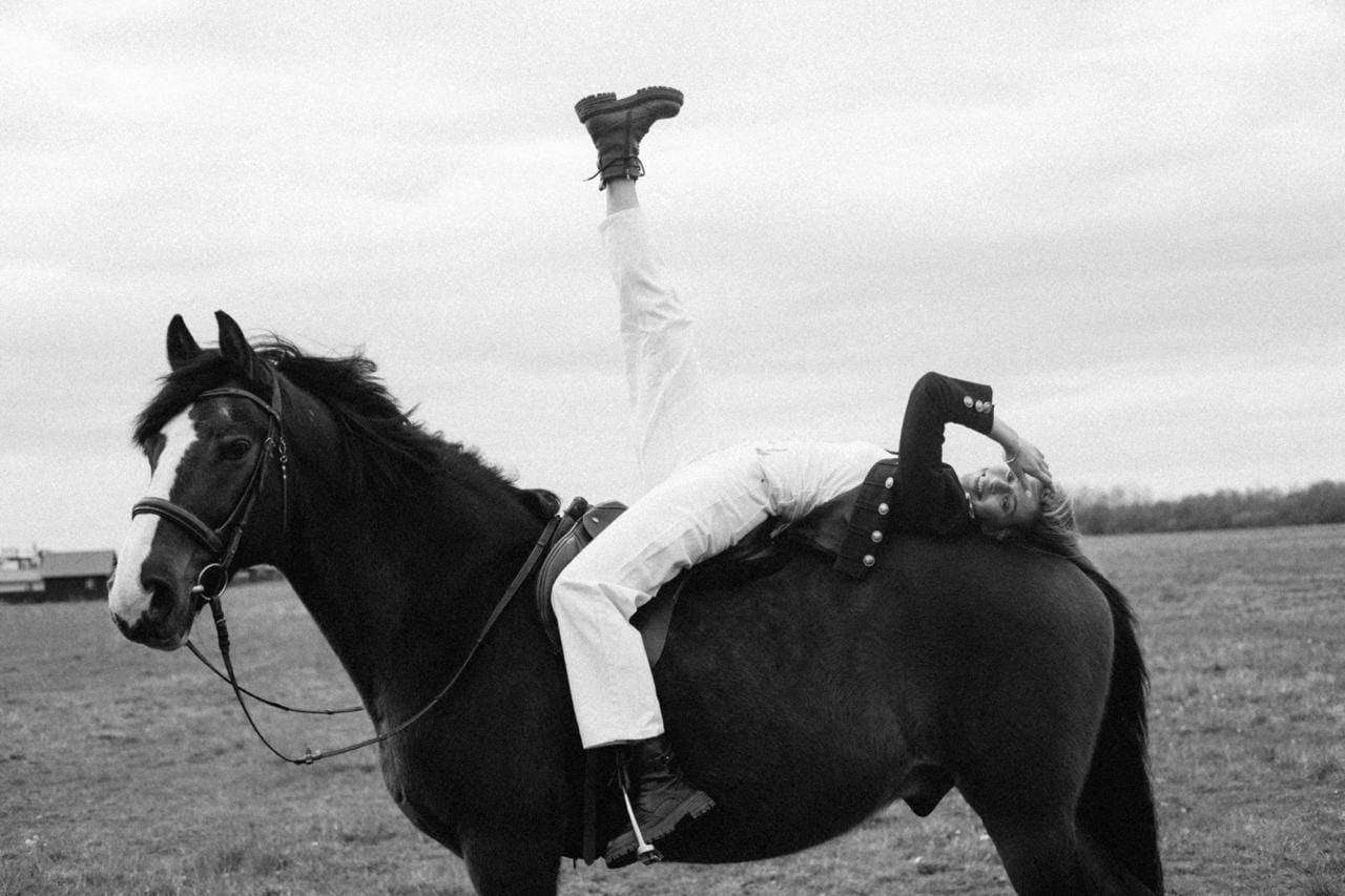 Лиза, фотосессия с лошадью. Фотограф Ефросиния Косарева