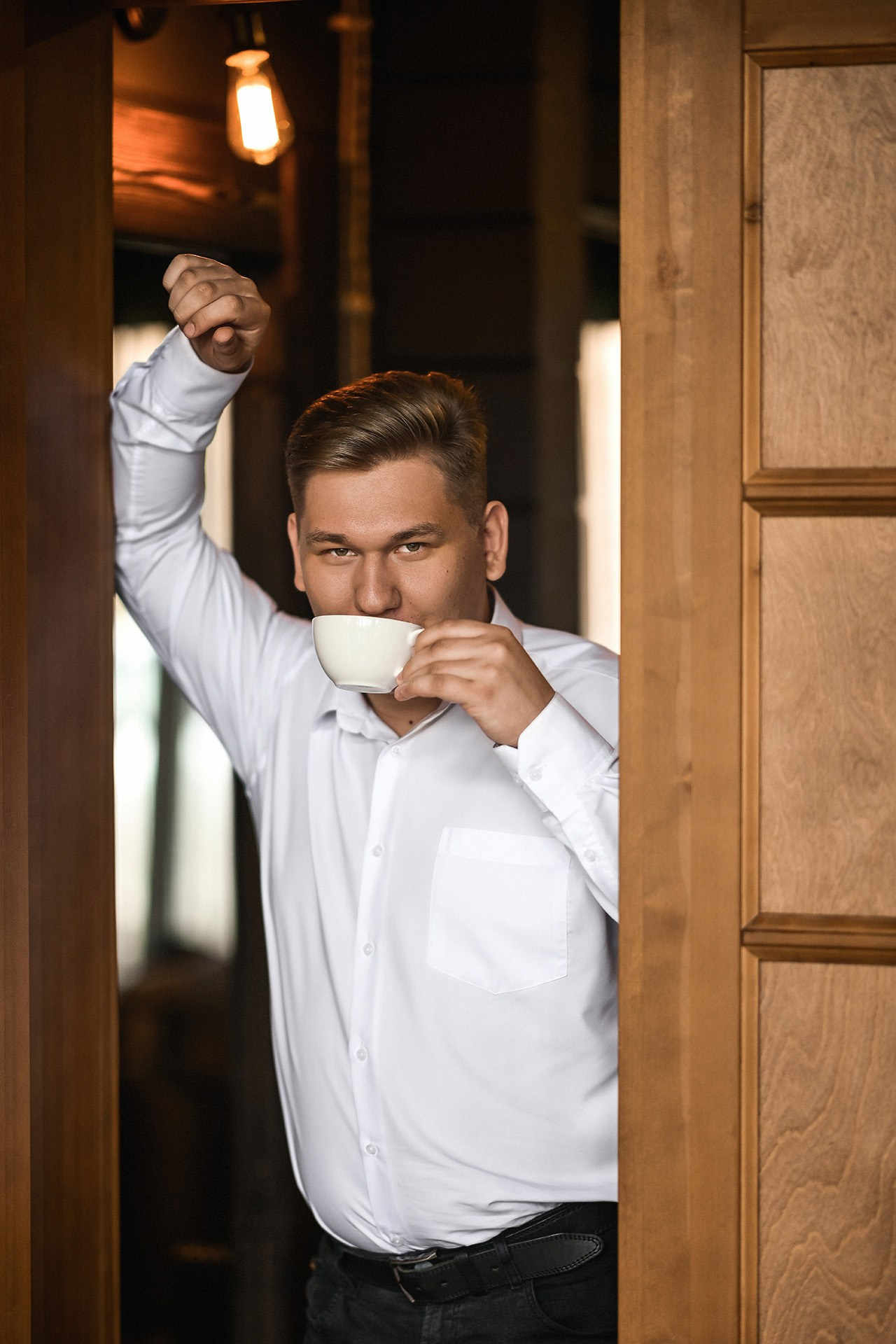 🏡 Роман и Мария — классическая свадьба в "Соснах" | Элегантные фото в доме событий под Красноярском. 📸 Свадебный и семейный фотограф в Красноярске Тихомиров Евгений | 17 лет опыта | 800+ свадеб