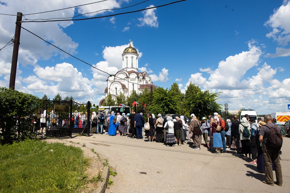 Архиерейское Богослужение в Неделю 4-ю по Пятидесятнице. Саратовское Северо-Западное благочиние