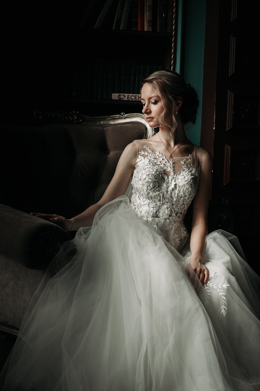 свадебное платье в спб, найти свадебный салон, букет для невесты, хороший ведущий на свадьбу, костюм для жениха, платье для невесты,  подшить свадебное платье, ателье свадебное, фотограф на свадьбу, выпуск, праздник, венчание