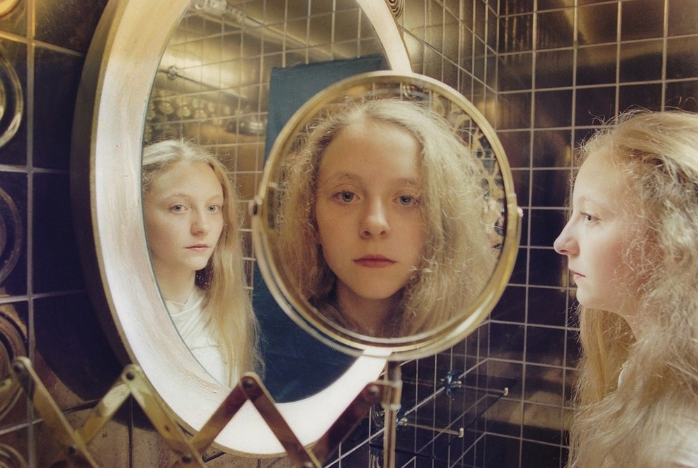 фотография Арико Инаока с близнецами в гармоничном взаимодействии