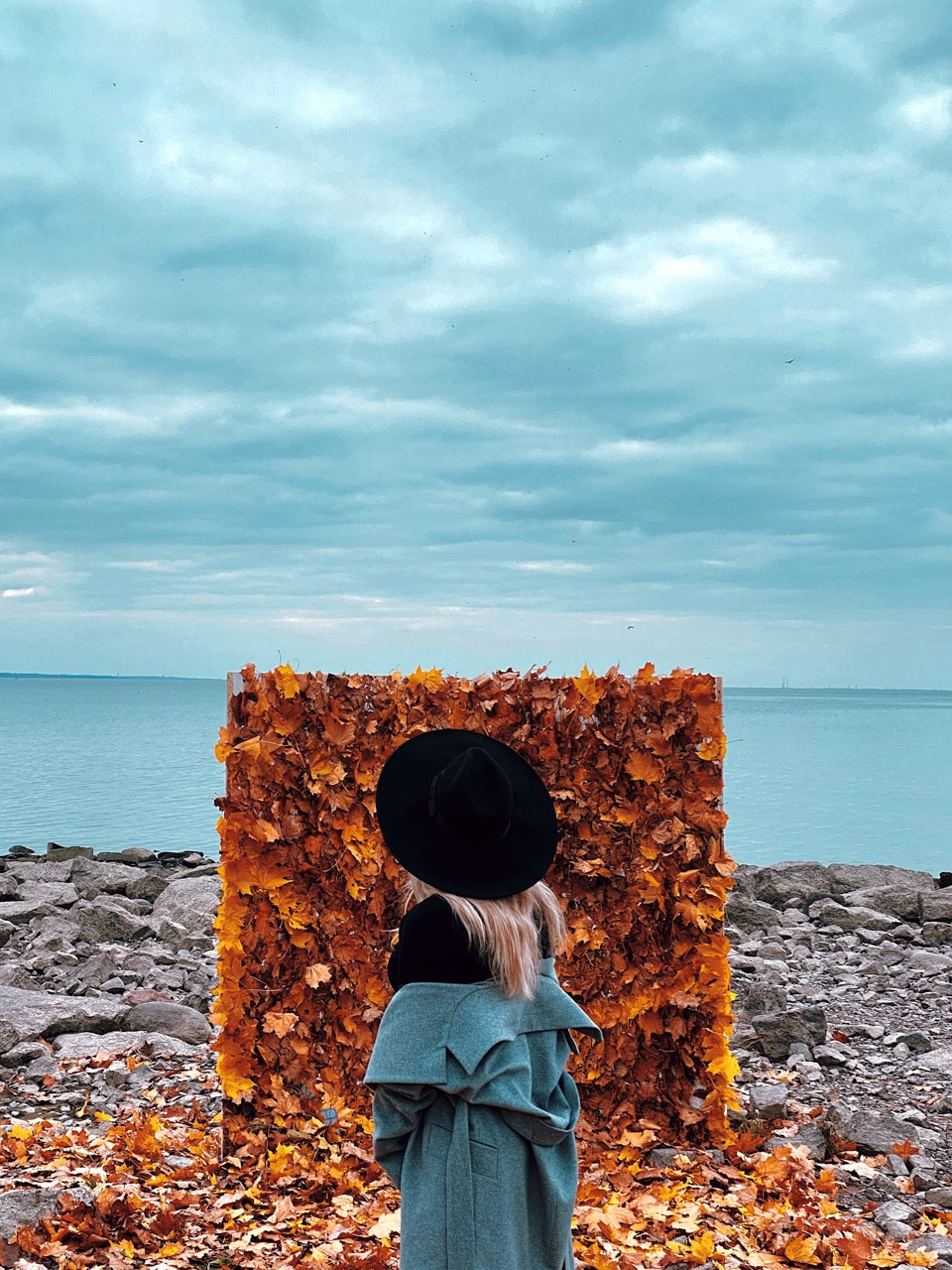 Современная концептуальная фотография о теле, уязвимости и идентичности. Визуальная практика на стиле честности, пост-иронии и искусства.Рекламная фотография, Концептуальная фотография, Современный художник, Психология, Коммерческий фотограф, Репортажный фотограф, Стрит фотография, Арт, Сюрреализм, Мобильная фотография, Снято на айфон, Дима Бурза