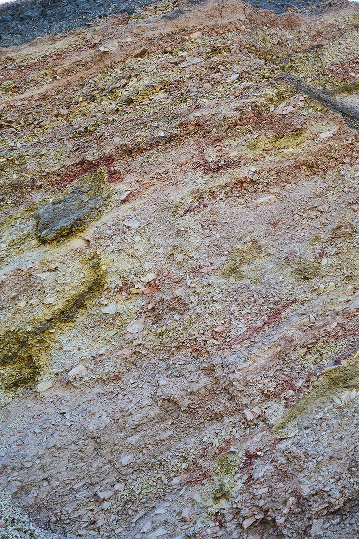 Слои грунтов в Сызрани выкопанные на шахте