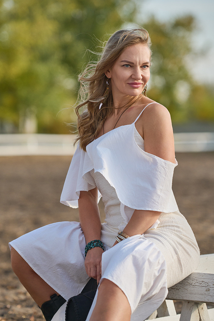 Фотограф Андрей Богатов Сызрань. Портрет женщины на природе.