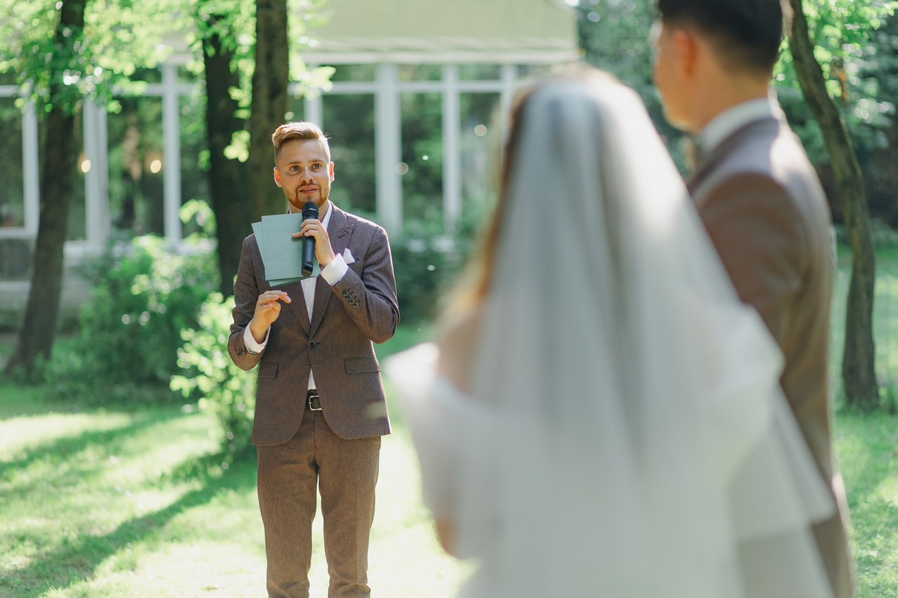 Фото с молодоженами. Илья Сергеев - Ведущий мероприятий Тверь, Москва, Россия