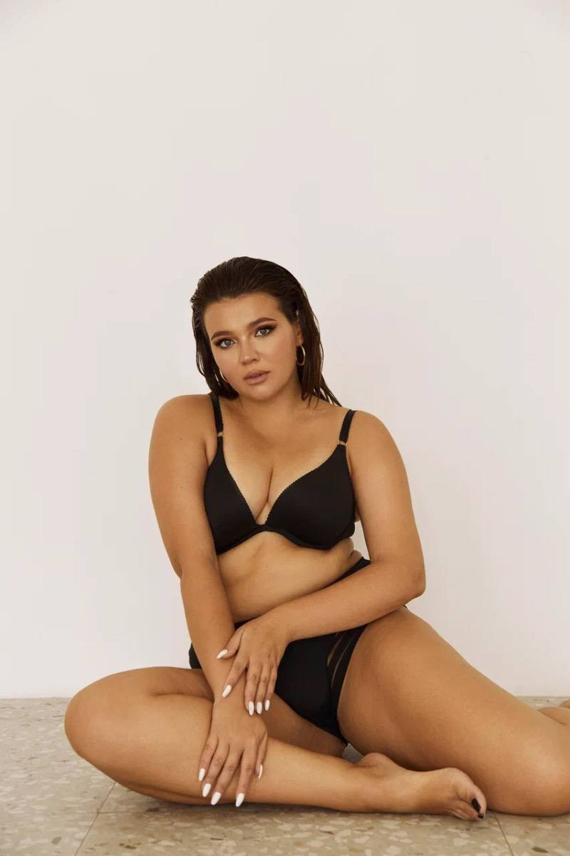 Модель plus size для предметной съемки Мария Х. Москва | Sale Easy