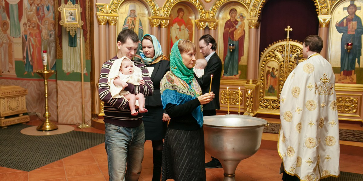 Крещение Казанская церковь Воскресенского Новодевичьего монастыря. Фотограф на крещение в Санкт Петербурге