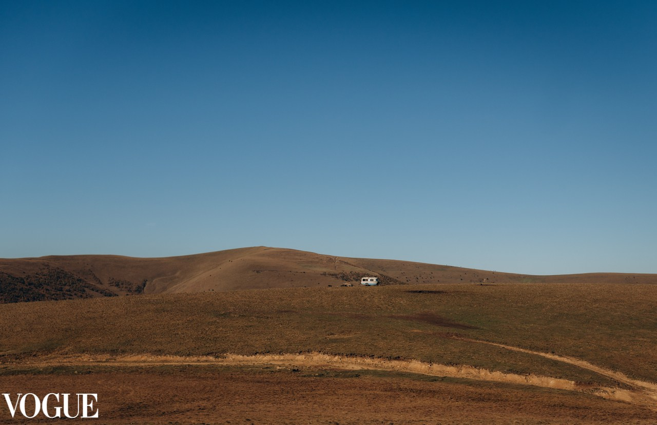 VOGUE ITALIA. Фотограф Наталья Могилевская Мурманск Териберка Сейдозеро Рыбачий