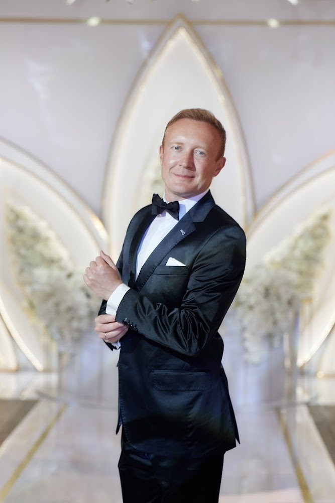 Ведущий Калашников. Подрядчики и друзья сети свадебных площадок House for wedding
