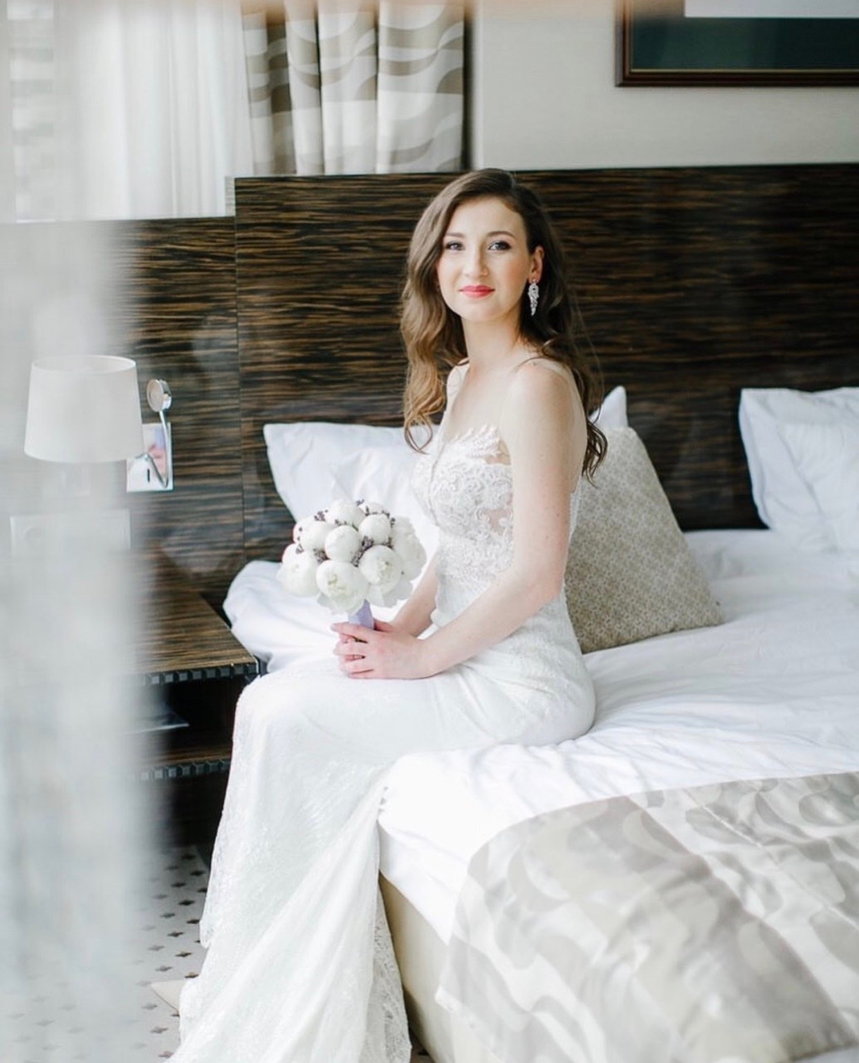 Свадебные и вечерние образы. Прически и макияж. Услуги свадебного стилиста в Москве