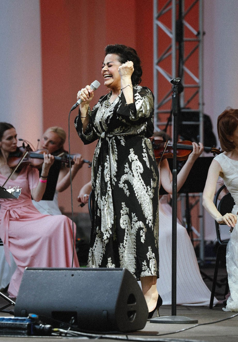 Мариам Мерабова. Зелёный театр ВДНХ. Концертный фотограф Алёна Рейт в Москве