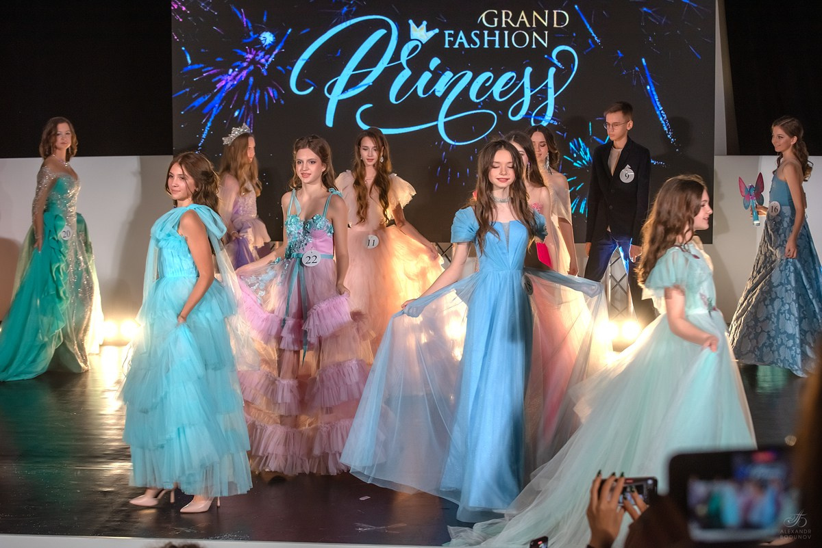 GrandFashionShow2024. Семейный и коммерческий фотограф в Сочи Александр Бодунов