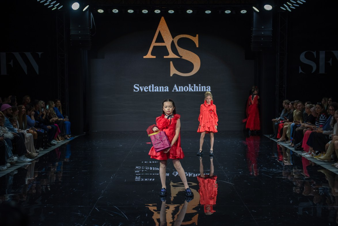 SochiFashionWeek2024 дизайнер Анохина Светлана. Семейный и коммерческий фотограф в Сочи Александр Бодунов