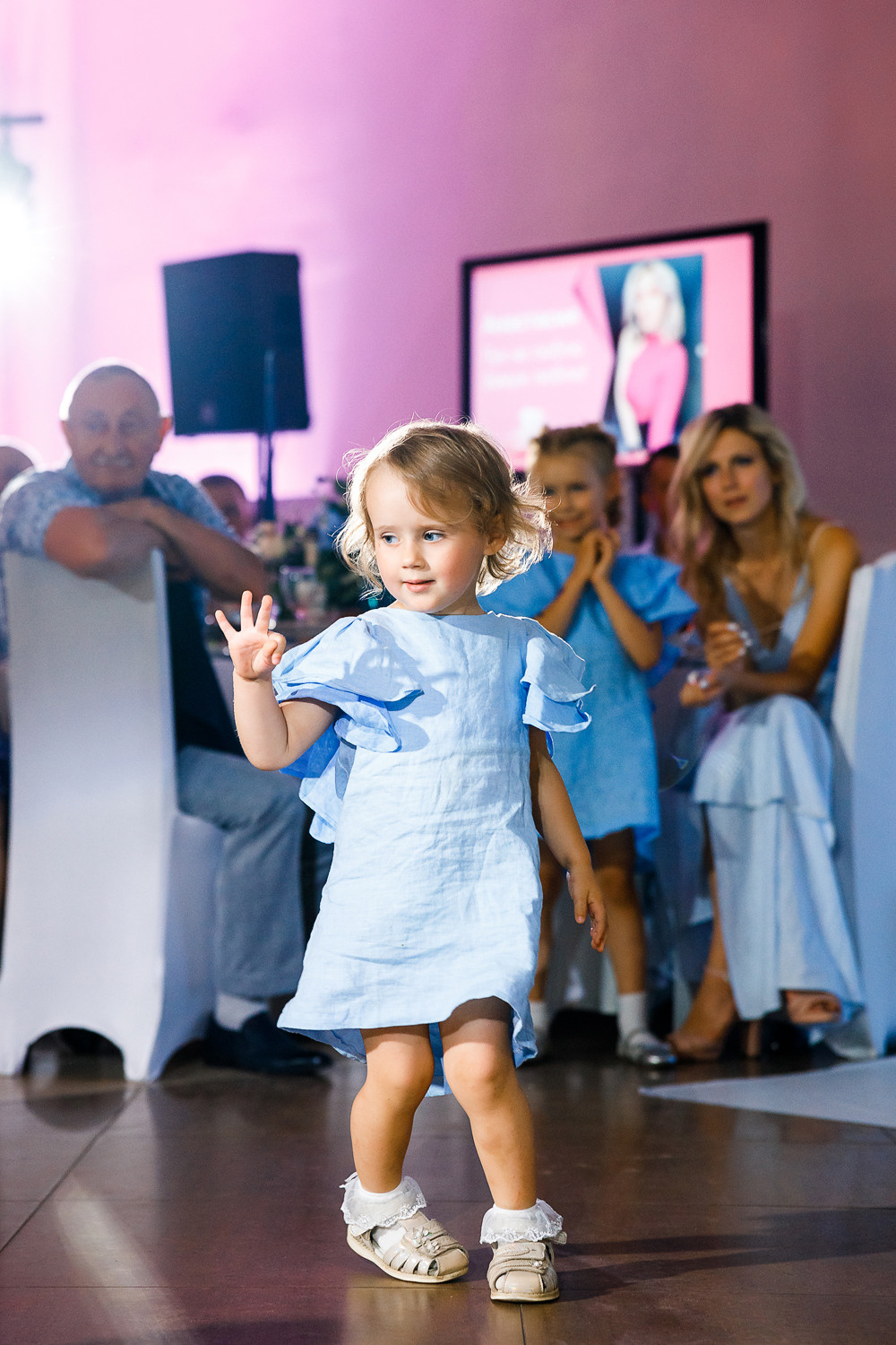 Саша и Юля. Ведущий на свадьбу в Балашихе, Железнодорожном, Москве Евгения Гундер
