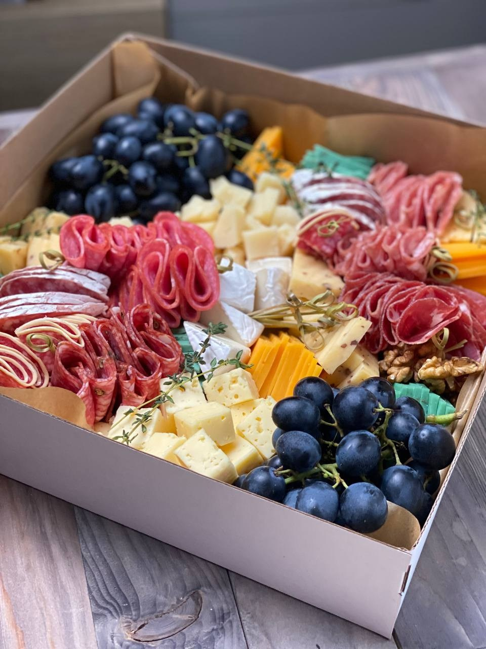 ГастроБоксы. Выездной кейтеринг, съедобные букеты, торты и сладости на заказ