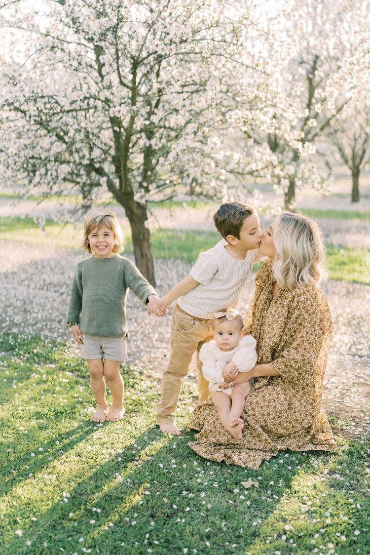 Как подобрать образы на съемку в цветении. Семейный фотограф в Екатеринбурге и Красноуфимске Евгения Лягаева