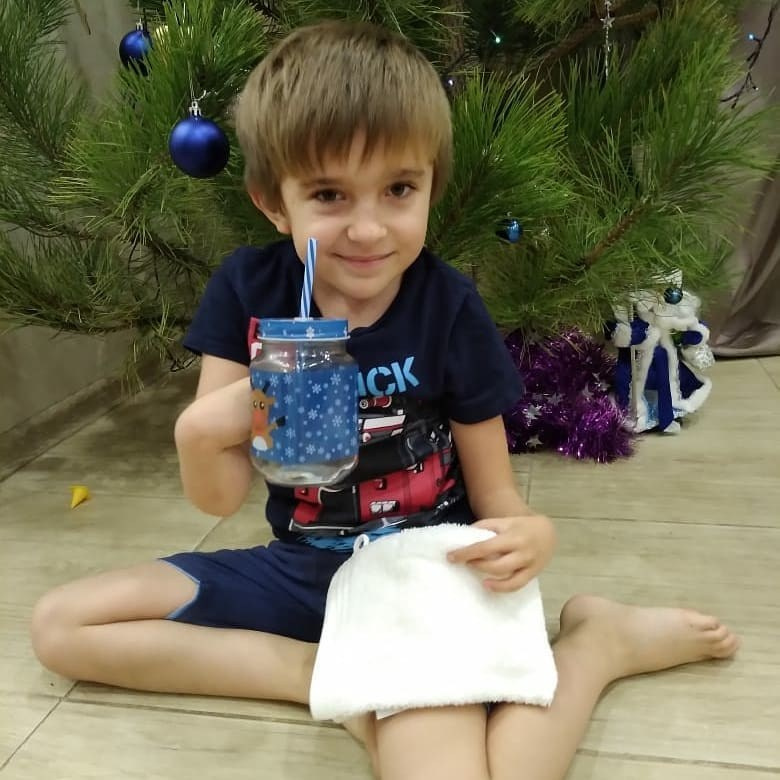 Спасибо нашим спонсорам за новогодние подарки!