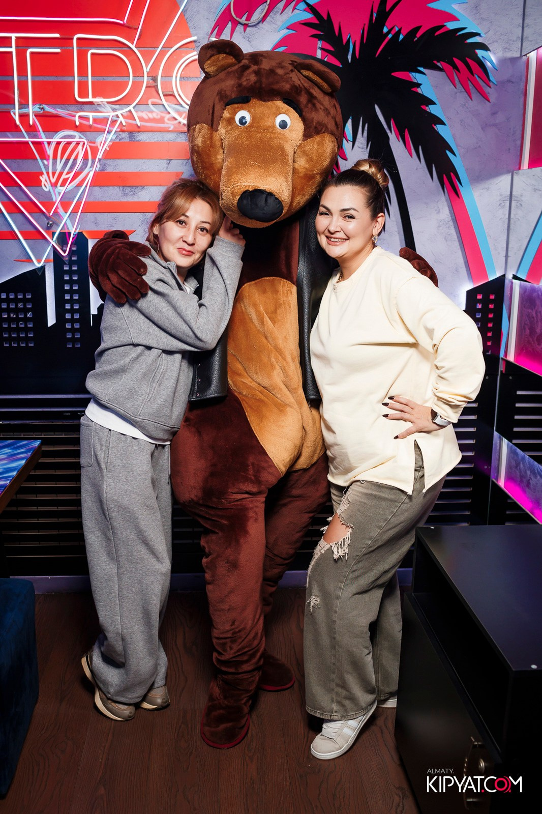 УХО И МЕДВЕДЬ НА ГАГАРИНА. КИПЯТКОМ АЛМАТЫ! Фотосъемка мероприятий в Алматы