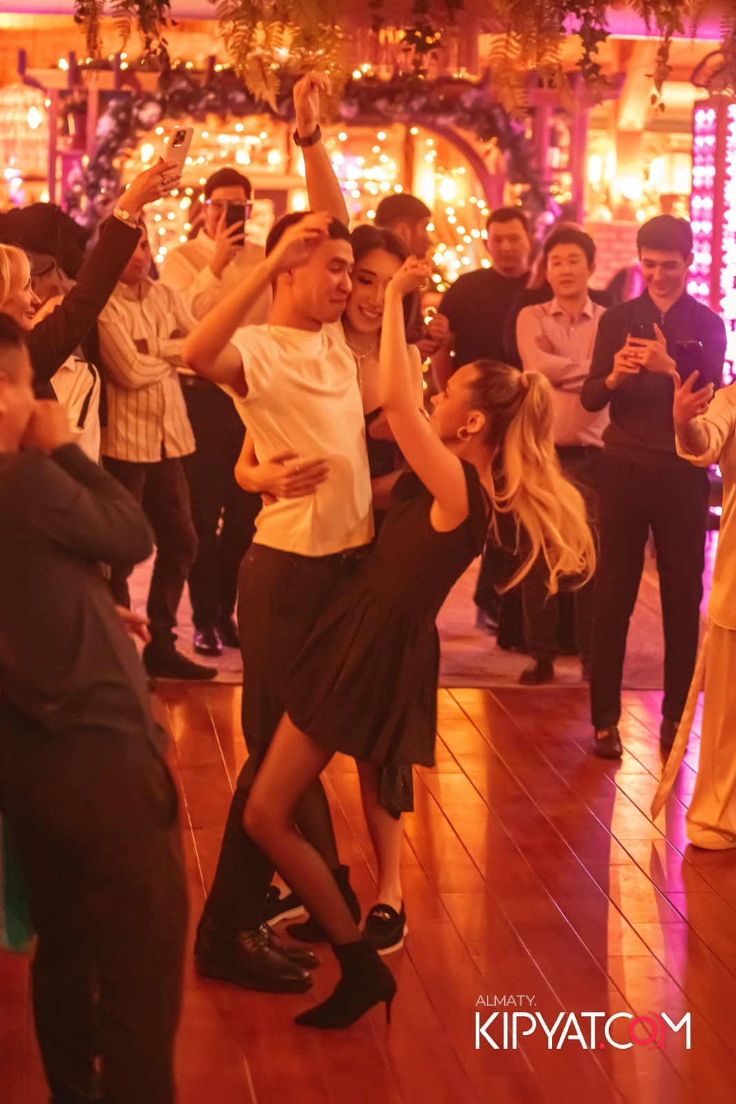 ГРУЗИНСКИЙ ДВОР НА КАБАНБАЙ БАТЫРА. КИПЯТКОМ АЛМАТЫ!