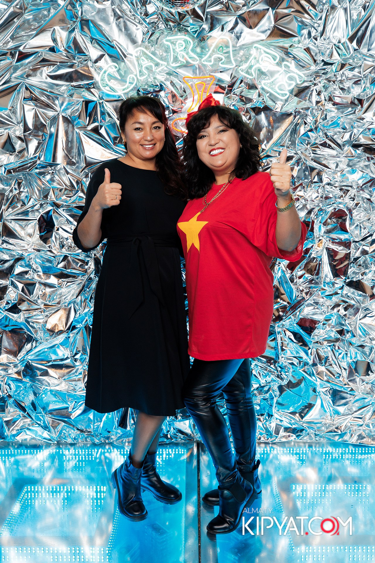 ВЕЧЕРИНКА 90Х КАФЕ CARAFE. КИПЯТКОМ АЛМАТЫ! Фотосъемка мероприятий в Алматы