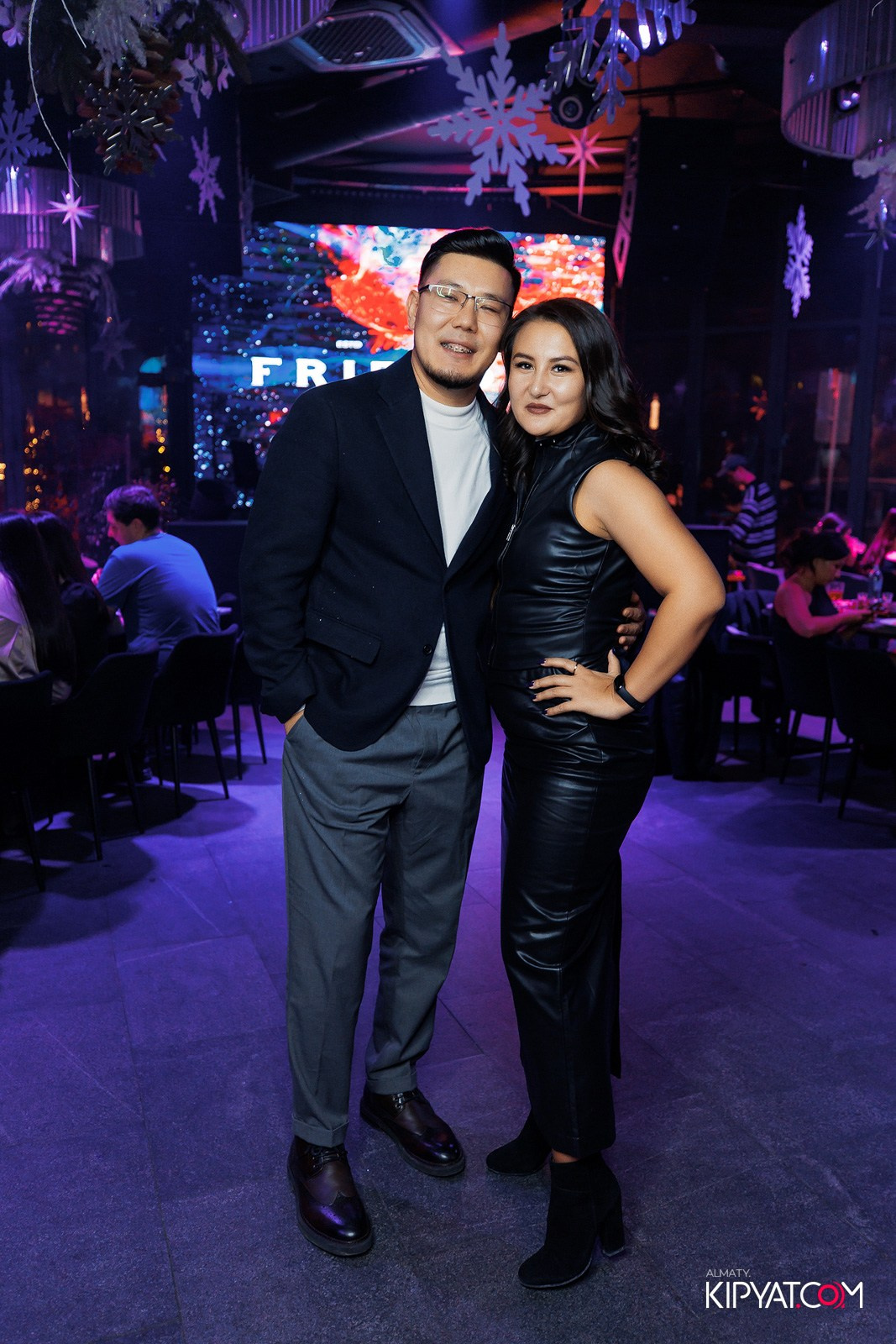 FRIENDS BAR & TERRACE. КИПЯТКОМ АЛМАТЫ!