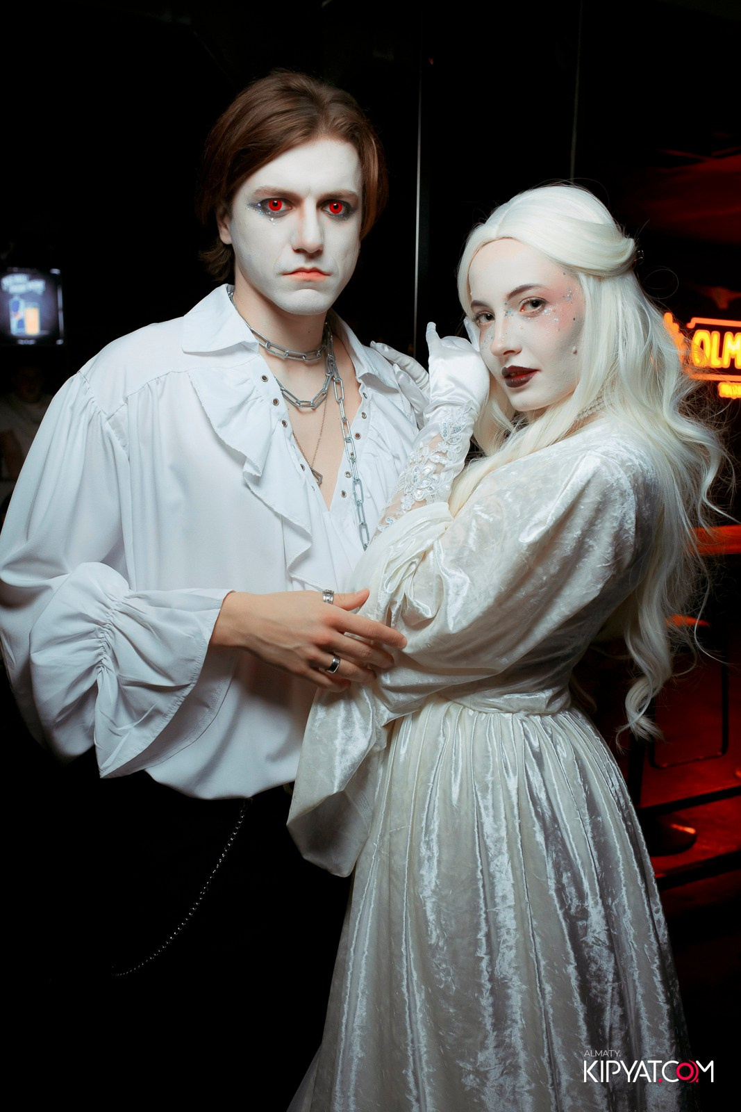 БАЛ НЕЧИСТИ В HIT RETRO. КИПЯТКОМ АЛМАТЫ!