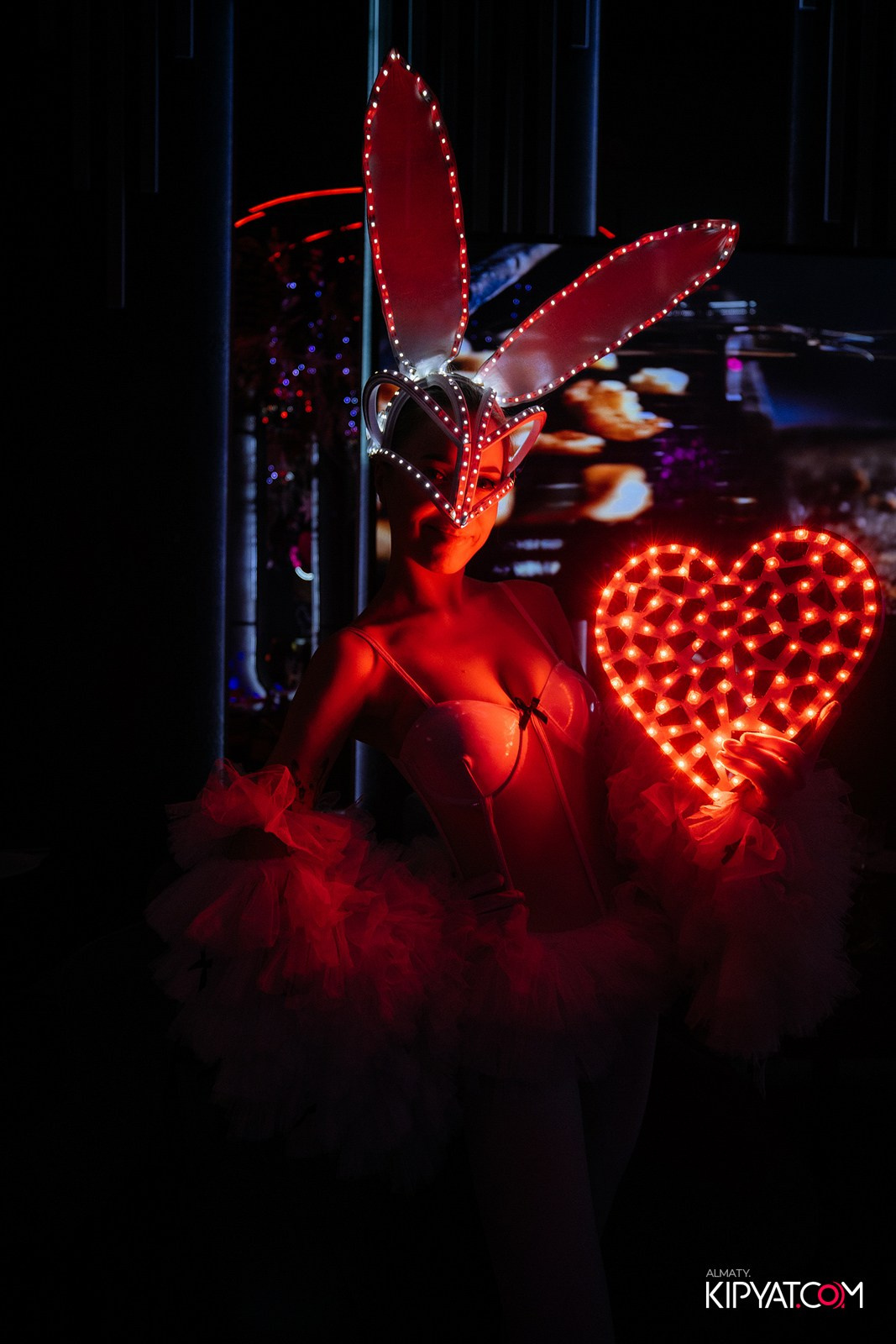 FRIENDS BAR & TERRACE. КИПЯТКОМ АЛМАТЫ!