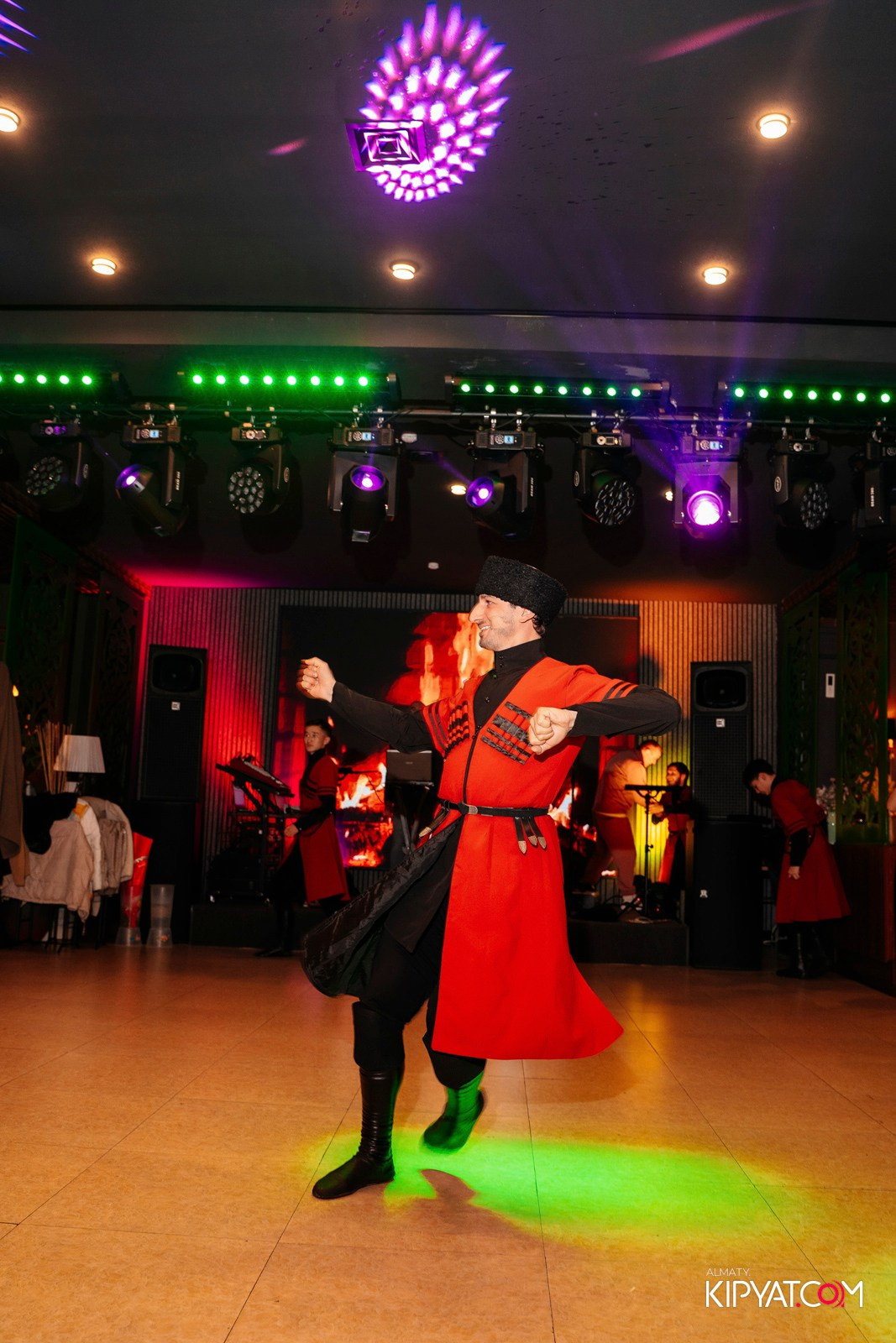 РЕСТОРАН ВЕСЕЛИДЗЕ НА АБАЯ. КИПЯТКОМ АЛМАТЫ!