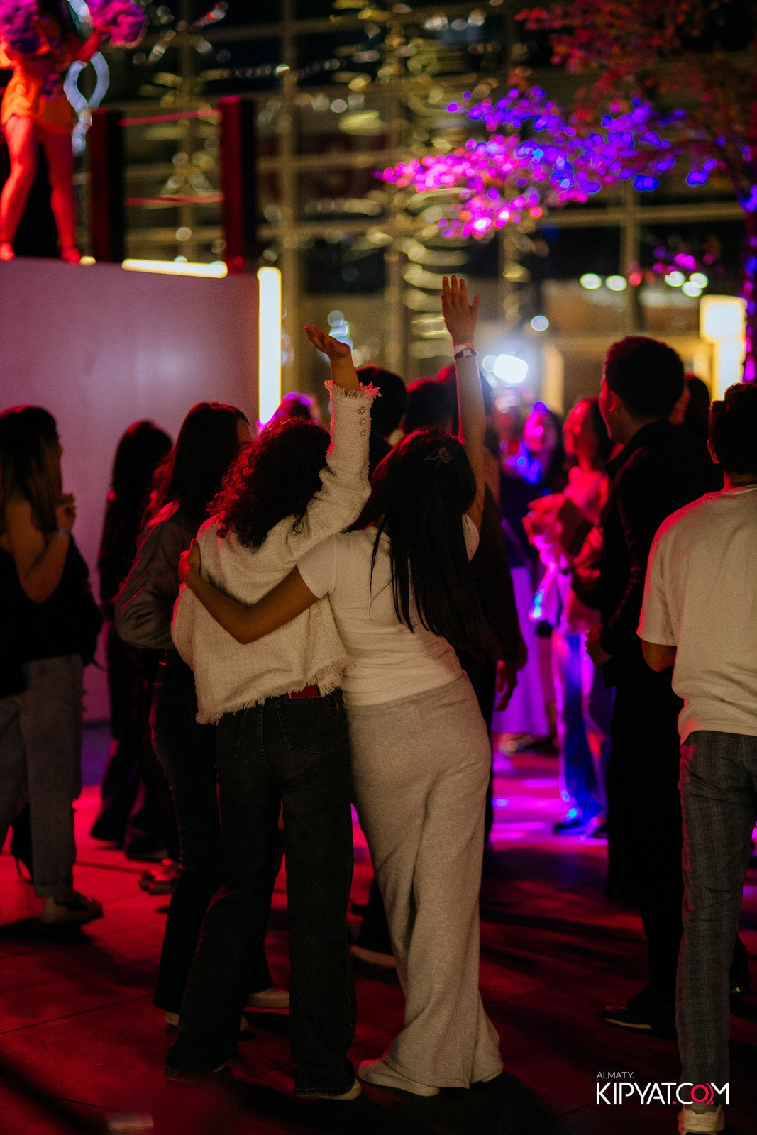 EVENT BAR. КИПЯТКОМ АЛМАТЫ!