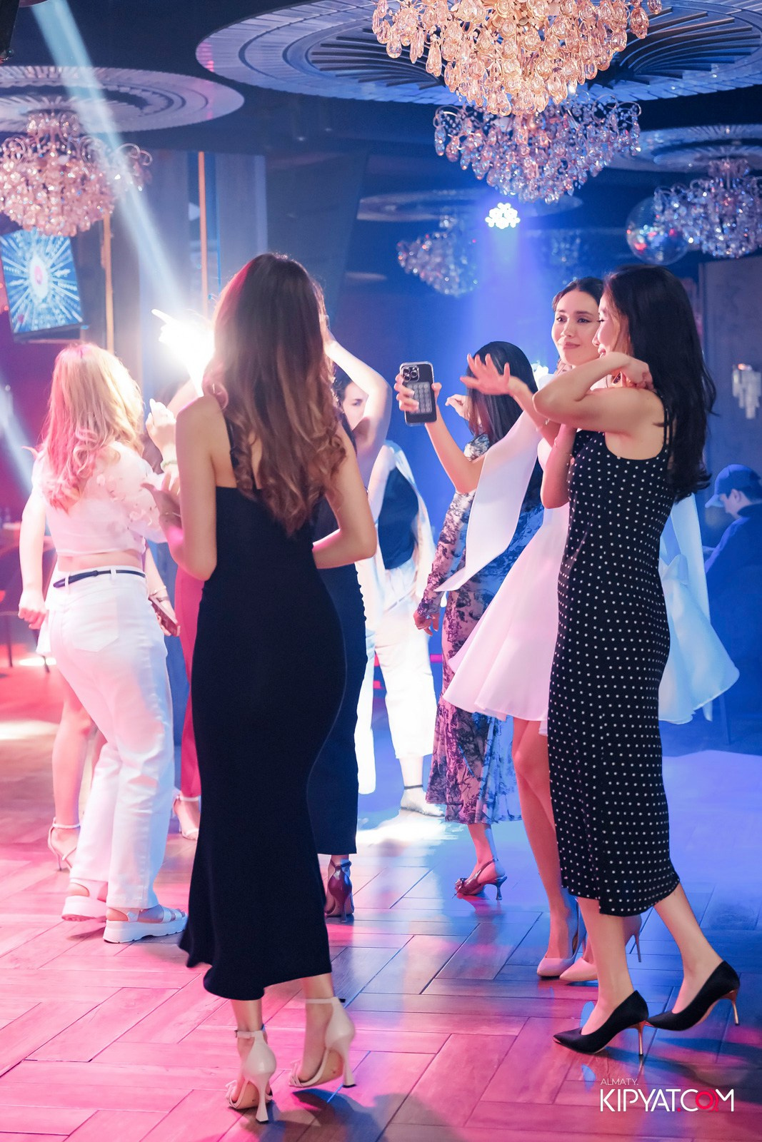 ЗАЯ, НА БИС. КИПЯТКОМ АЛМАТЫ!