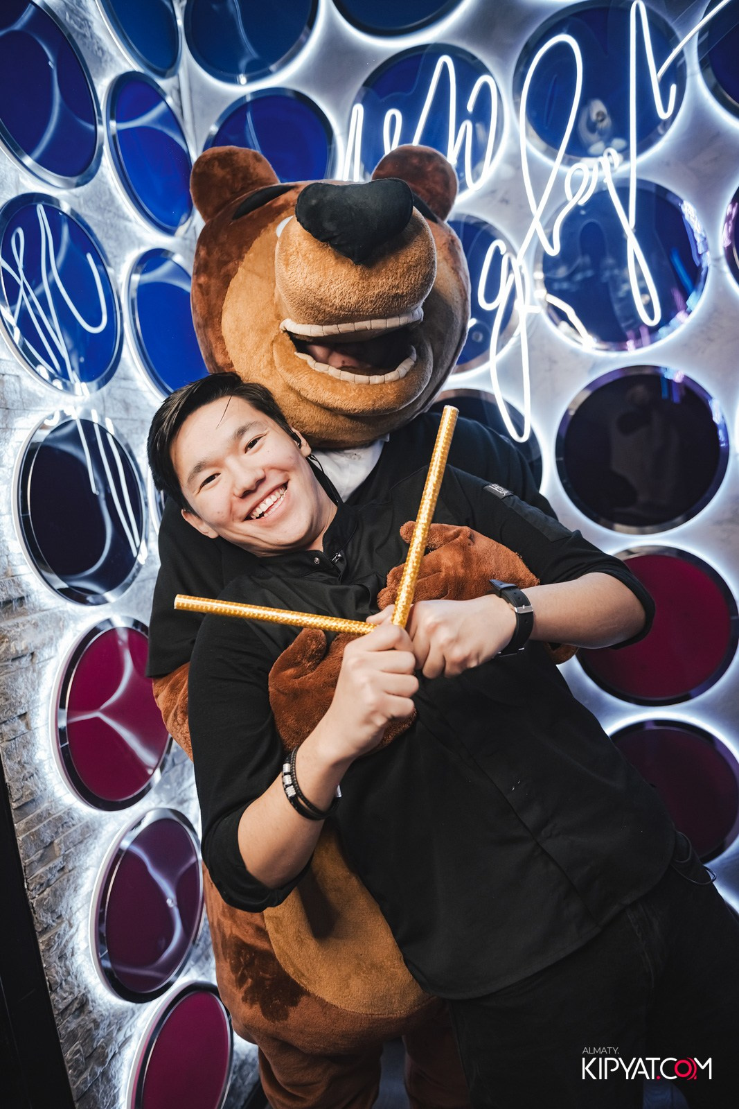 УХО И МЕДВЕДЬ НА ГАГАРИНА. КИПЯТКОМ АЛМАТЫ!