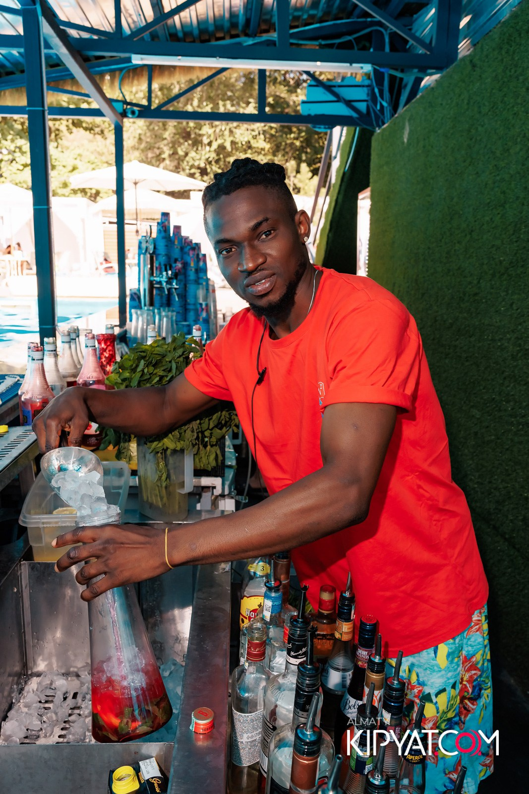 ПЕННАЯ ВЕЧЕРИНКА/ДЫМОВОЕ ШОУ/БАССЕЙН DELIGHT POOL. КИПЯТКОМ АЛМАТЫ!