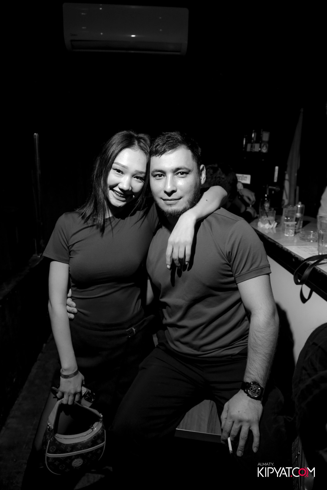 UYAT EMES BAR. КИПЯТКОМ АЛМАТЫ!