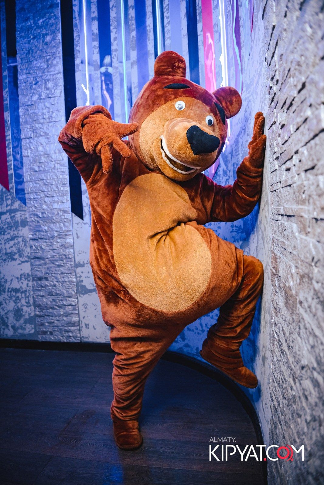 УХО И МЕДВЕДЬ НА ГАГАРИНА. КИПЯТКОМ АЛМАТЫ!