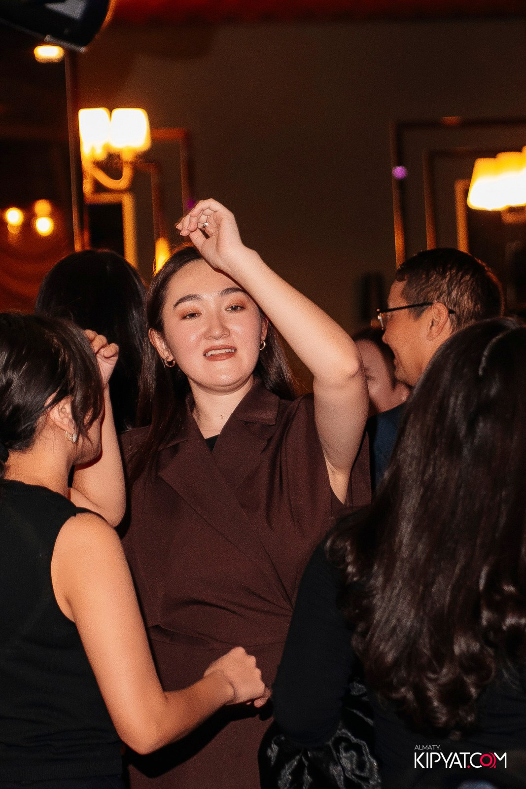 РЕСТОРАН ВЕСЕЛИДЗЕ НА АБАЯ. КИПЯТКОМ АЛМАТЫ!