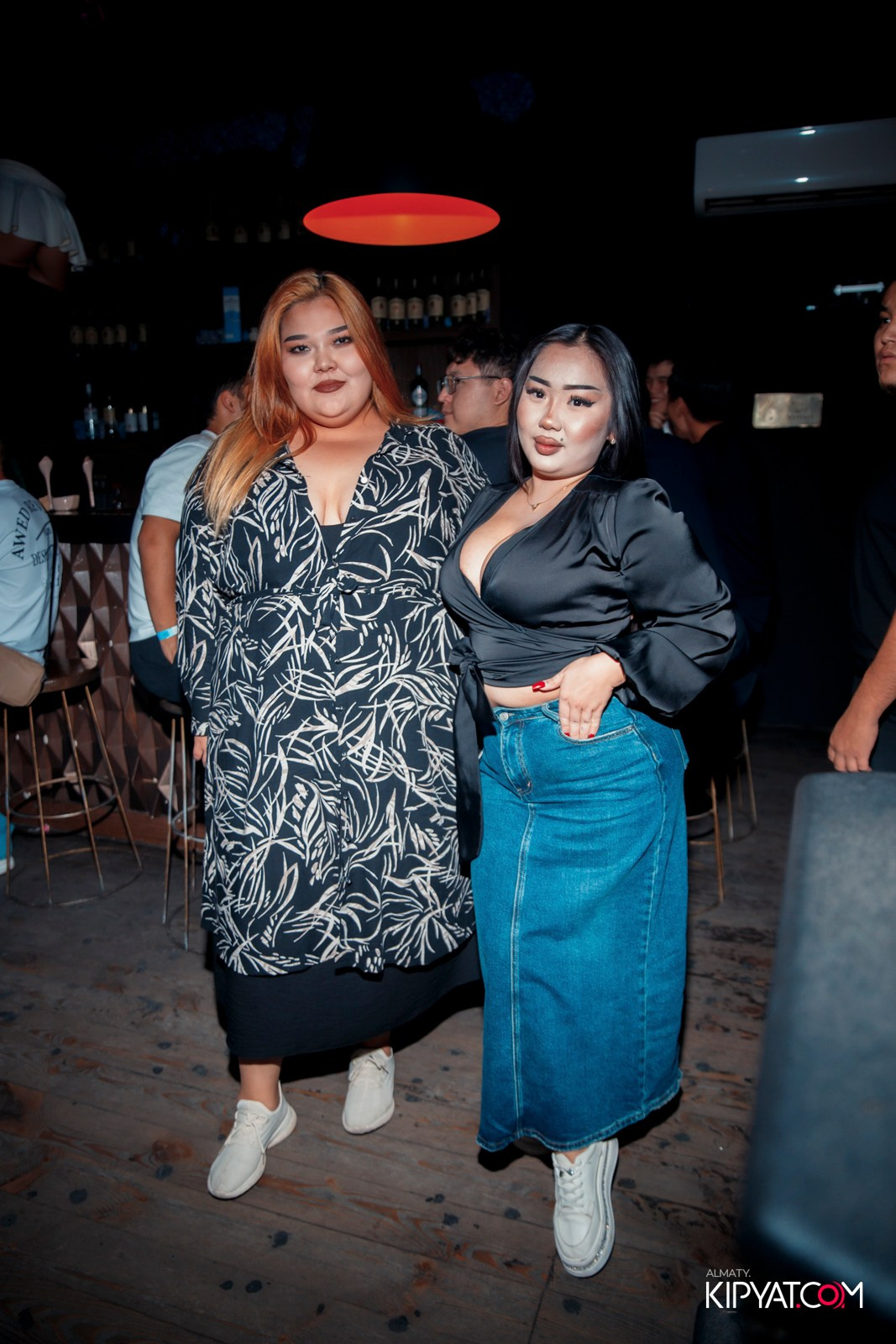 UYAT EMES BAR. КИПЯТКОМ АЛМАТЫ!