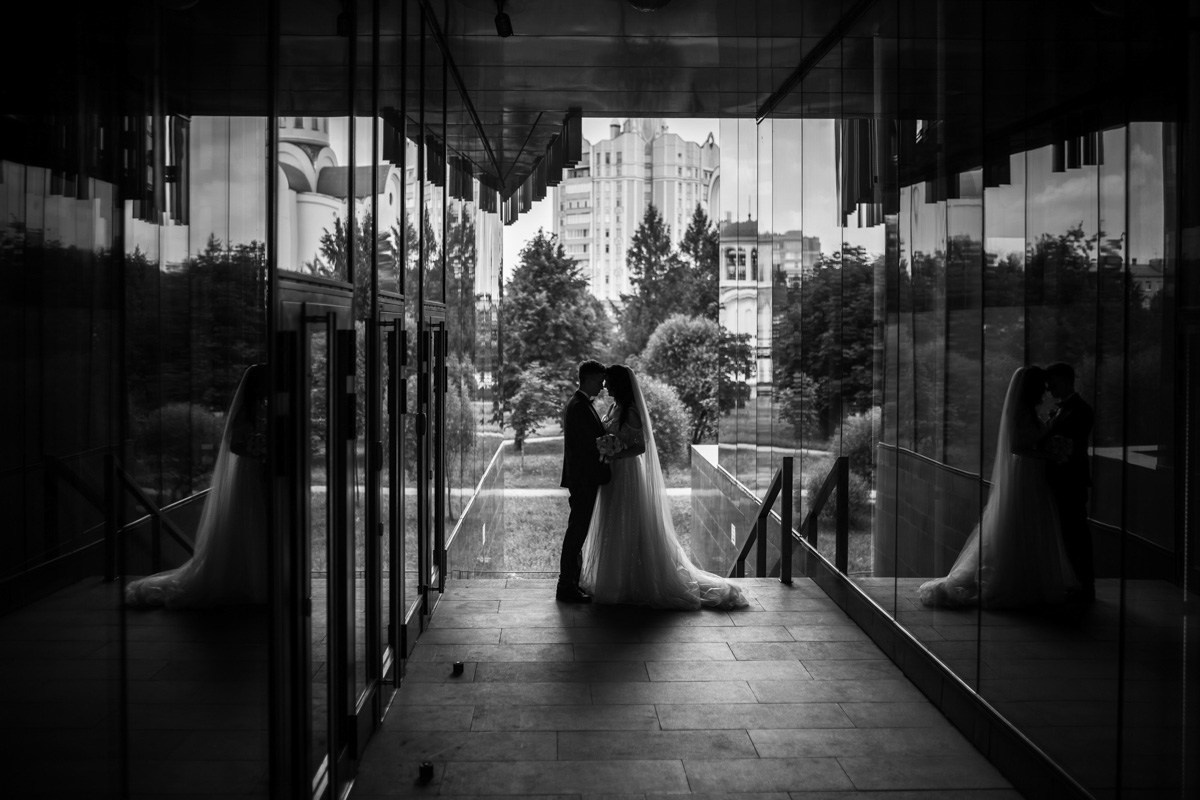 Свадебная фотосессия на Невском. Свадебный фотограф СПБ