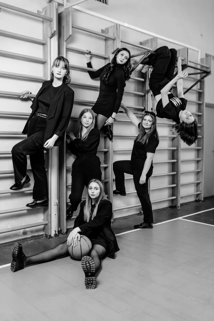 9-11 класс. XPLACEMEDIA — Виньетки в Актобе. Выпускные альбомы в Актобе