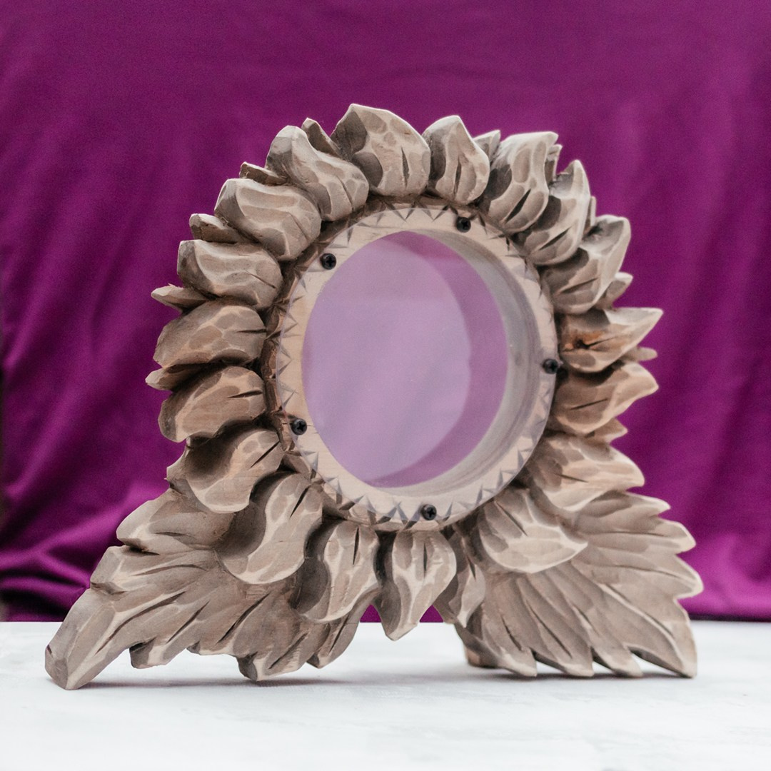 Копилка в необычной деревянной оправе - уникальная ручная работа