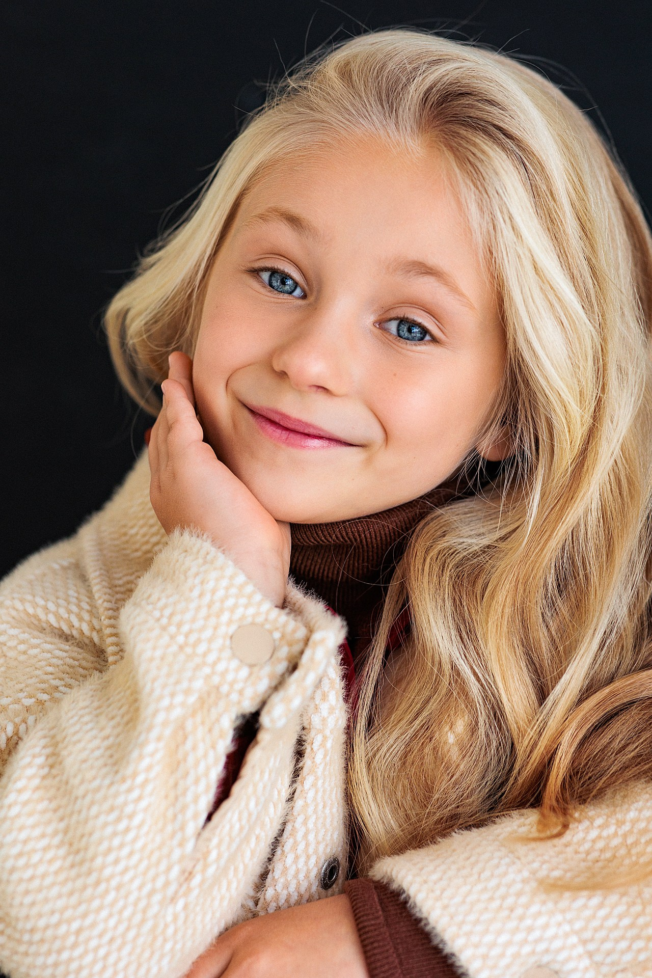 Девочка 1. KED Production — продакшн из СПб. Создаём фото, видео и контент, который помогает брендам и селлерам продавать больше