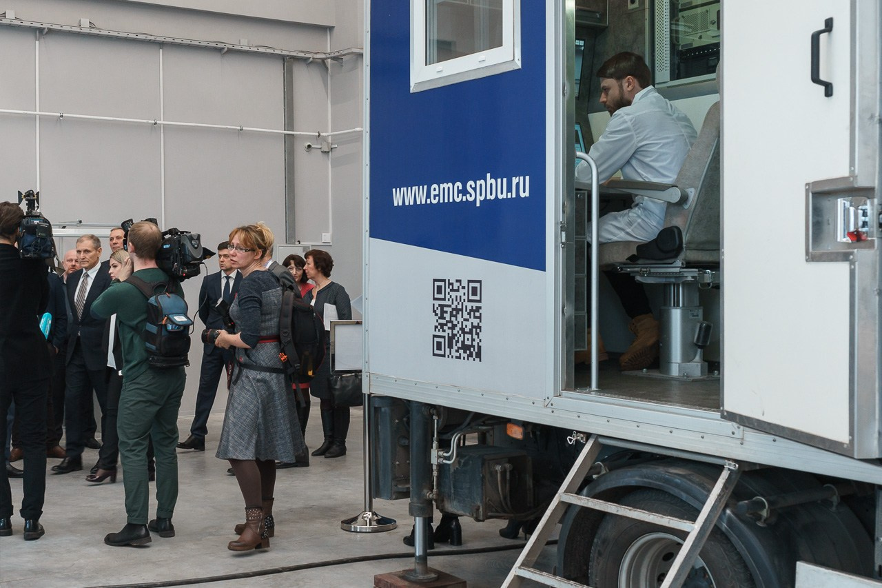 Лазерные системы. Фотограф Миланазавр